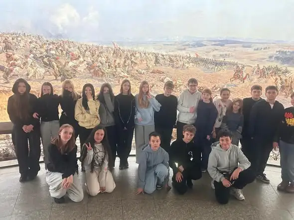 Uczniowie z klas 6b i 7a odkrywali Wrocław – ZOO, Panorama Racławicka i Stare Miasto