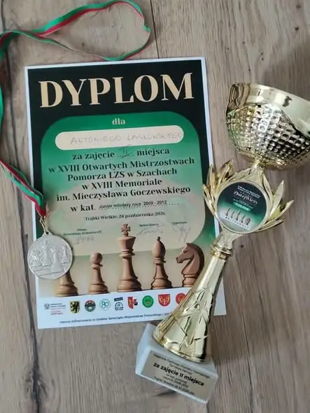 Szachiści z Gniewa z medalami Mistrzostw Pomorza LZS w Trąbkach Wielkich