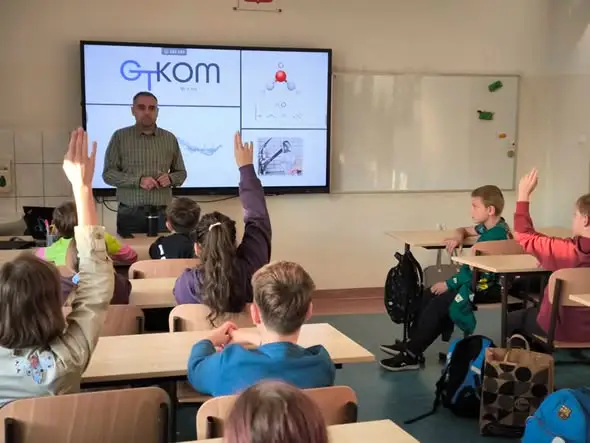GTKOM uczy dzieci z Dąbrówki, dlaczego warto pić wodę z kranu
